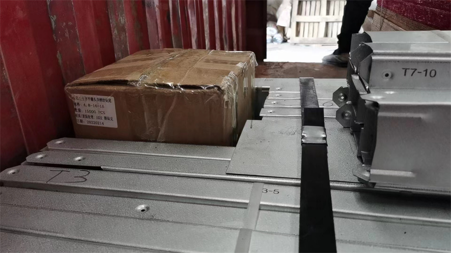 一套民宿輕鋼別墅房屋龍骨加工完成配套材料發貨